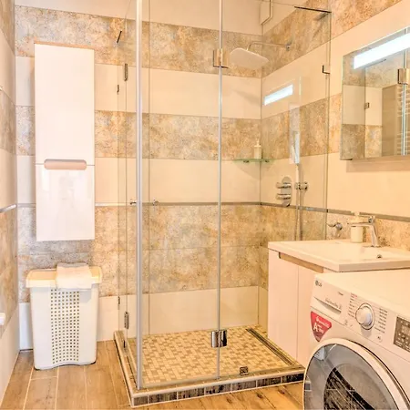 Budapest Central Apartments アパートホテル 3*