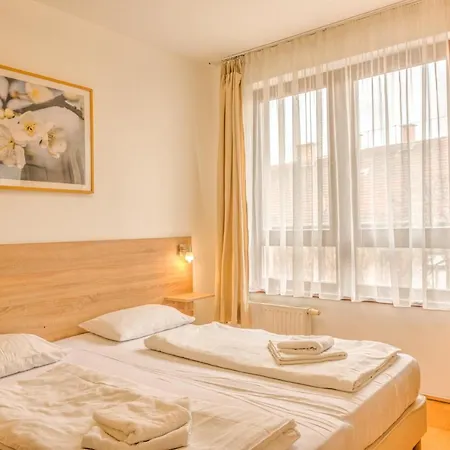 Budapest Central Apartments アパートホテル 3*