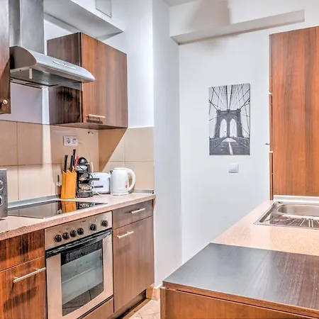 Budapest Central Apartments アパートホテル 3*
