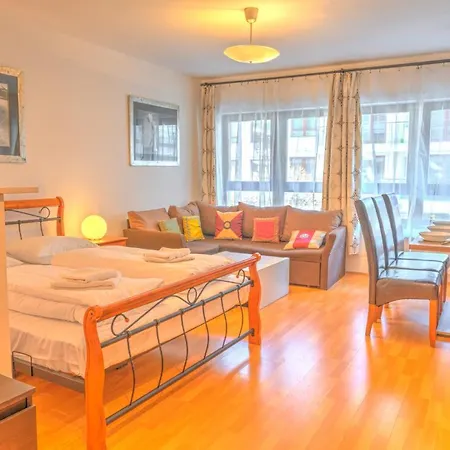 Budapest Central Apartments 3*