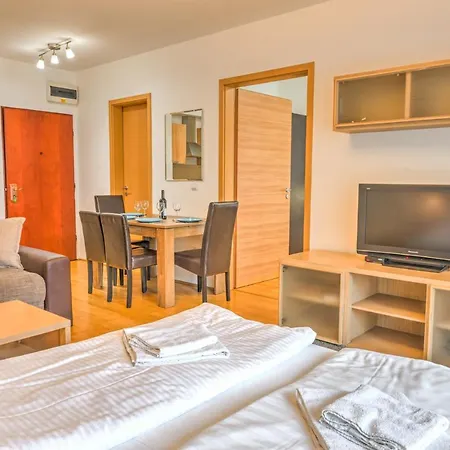 Budapest Central Apartments 3*