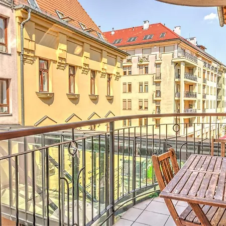 Budapest Central Apartments 3*