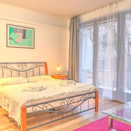 Budapest Central Apartments 3*