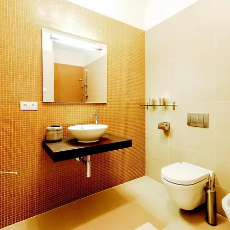 Budapest Central Apartments 3*