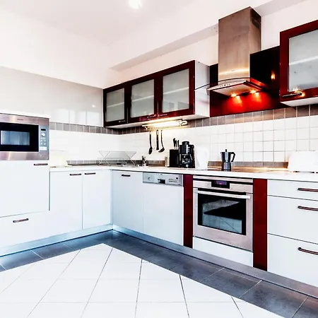 Budapest Central Apartments 3*