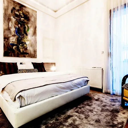 Budapest Central Apartments 3*