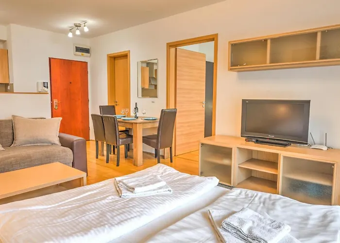 Budapest Central Apartments 3*