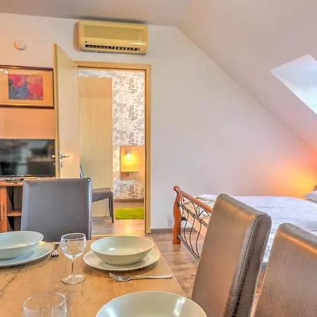 Ξενοδοχείο με διαμερίσματα Budapest Central Apartments 4*