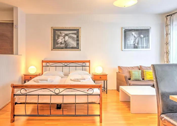 Budapest Central Apartments 4*